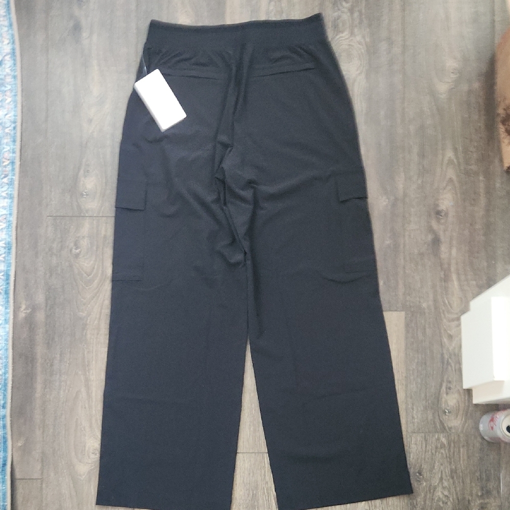 NWT Athleta Brooklyn Heights Cargo Pants - Black - Size US 8 - Picture 6 of 6
